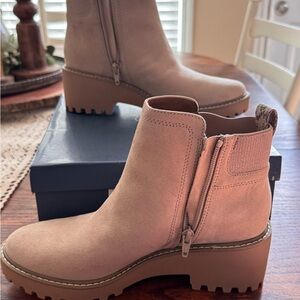 Universal Thread Light Brown Ankle Booties